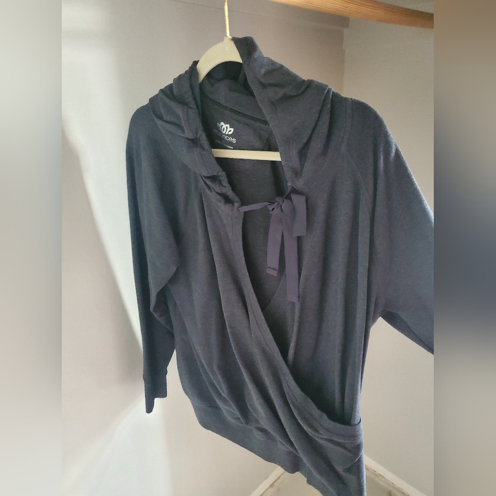 Workout sweatshirt